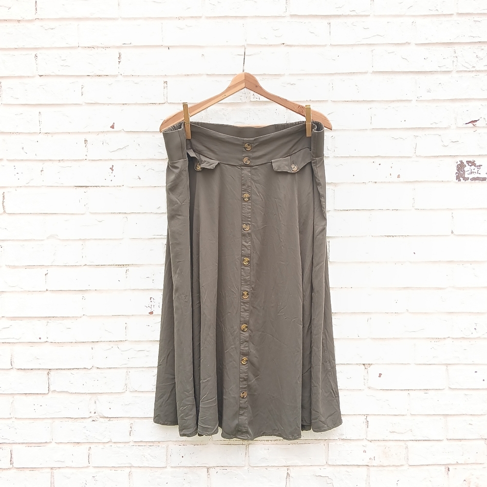 Torrid Challis Button Front Skirt Size 2X Olive - Picture 2 of 5